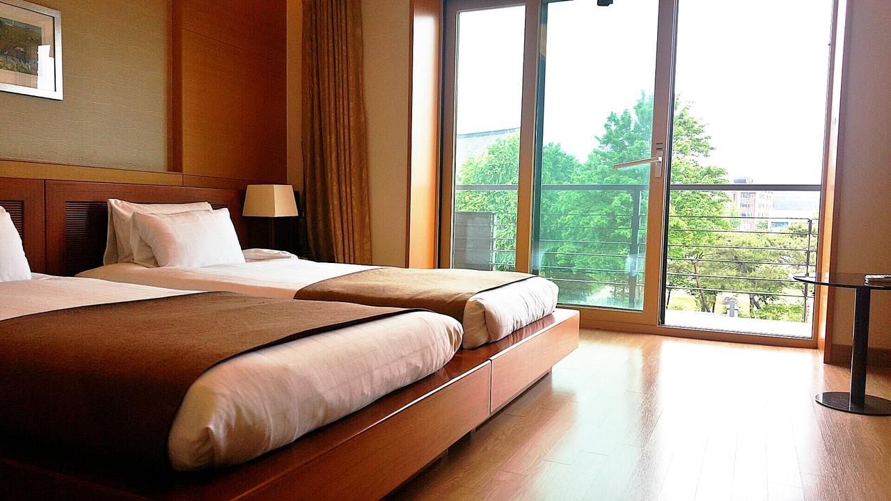 Hantan River Spa Hotel Cheorwon Exterior photo