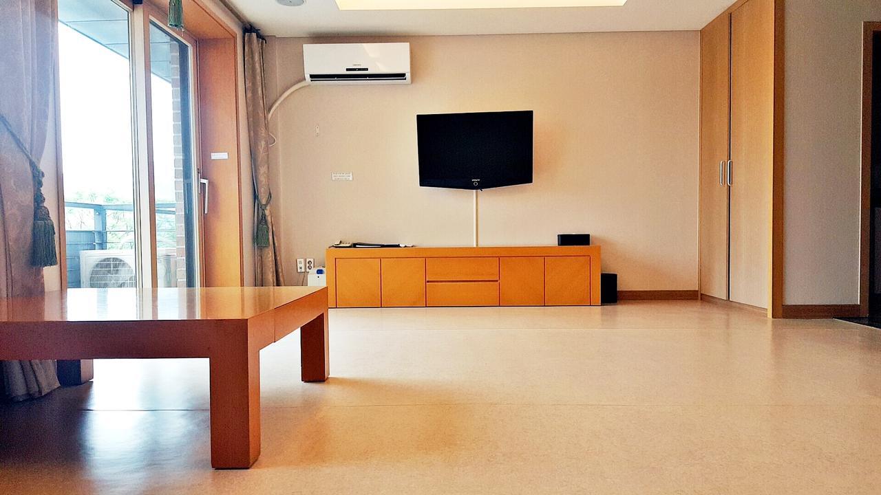 Hantan River Spa Hotel Cheorwon Exterior photo