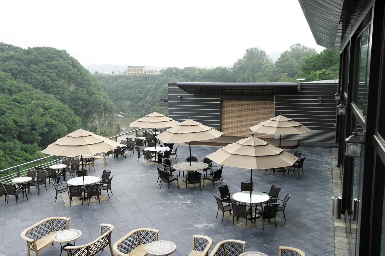 Hantan River Spa Hotel Cheorwon Exterior photo